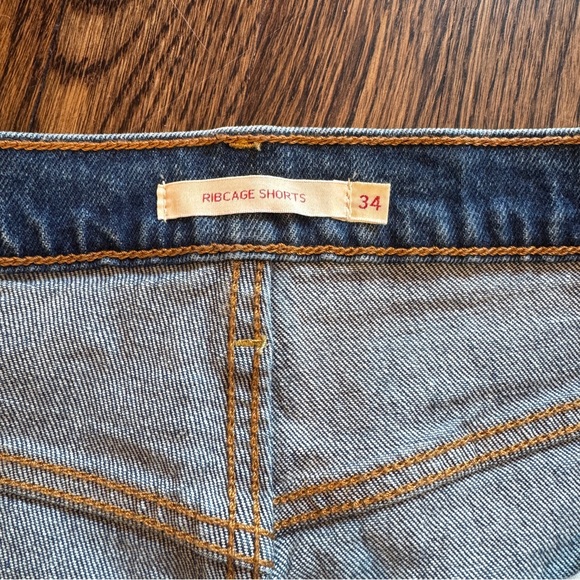LEVI’S Ribcage High Rise Denim Shorts - Picture 4 of 8